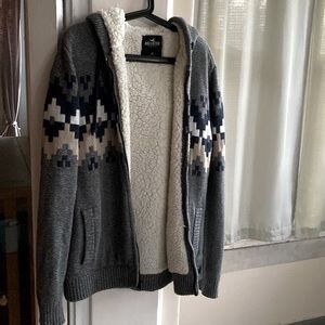 Like new men hollister sweater